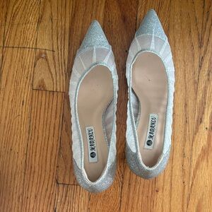 Badgley Mischka Silver and Cream Flats